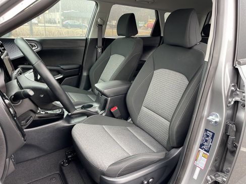 Certified 2024 Kia Soul EX image 17