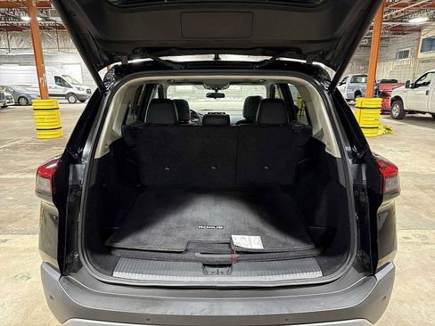 Used 2023 Nissan Rogue SV w/ SV Premium B Package image 11