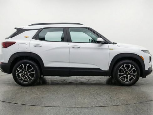 Used 2025 Chevrolet TrailBlazer LT FWD image 11