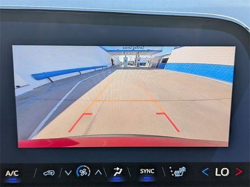 New 2026 Chevrolet Traverse LT w/ Sun and Wheel Package image 24