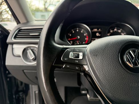 Used 2018 Volkswagen Passat 2.0T S image 19