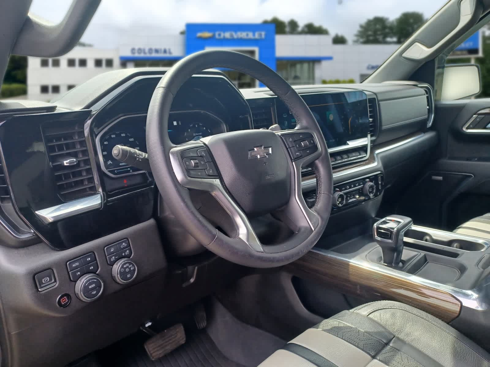 Used 2022 Chevrolet Silverado 1500 RST AWD/4WD image 8
