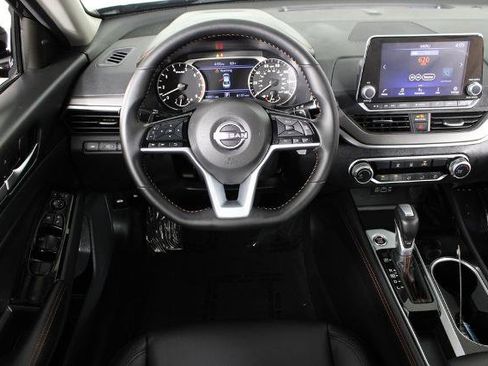 Certified 2025 Nissan Altima 2.5 SR FWD image 7
