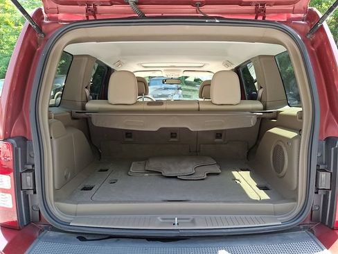 Used 2011 Jeep Liberty Limited w/ Tire & Wheel Group AWD/4WD image 30
