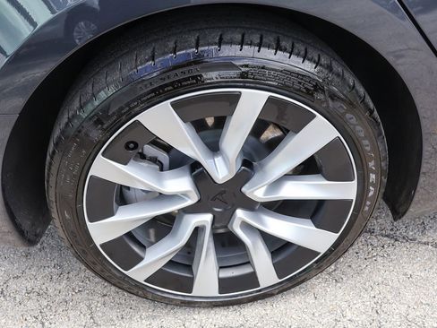 Used 2025 Tesla Model 3 Long Range RWD image 24