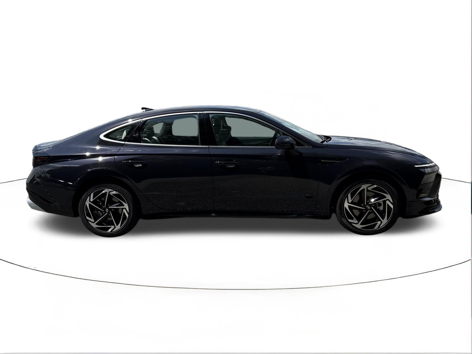 New 2026 Hyundai Sonata SEL FWD image 2