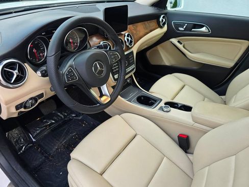 Used 2020 Mercedes-Benz GLA 250 4MATIC image 9
