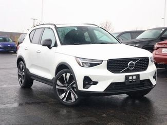 Used 2024 Volvo XC40 B5 Plus w/ Climate Package video 2