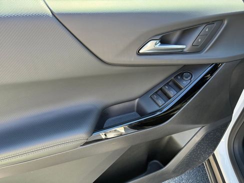 Used 2025 Chevrolet Equinox LT image 18