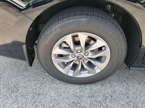New 2026 Toyota Sienna LE FWD image 30