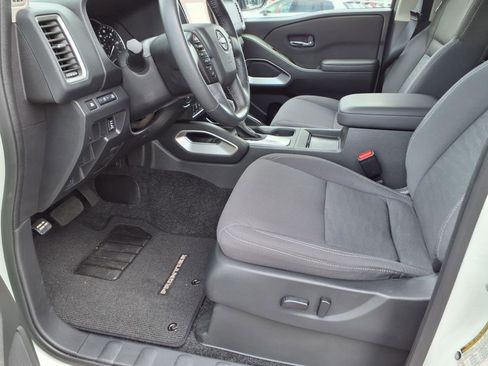 Certified 2024 Nissan Frontier SV w/ SV Convenience Package image 8