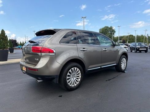 Used 2012 Lincoln MKX FWD image 7