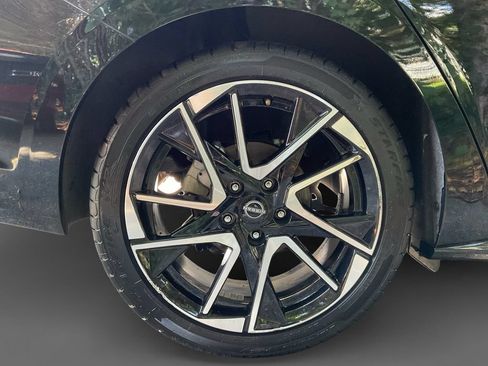 Used 2025 Nissan Sentra SR FWD image 10