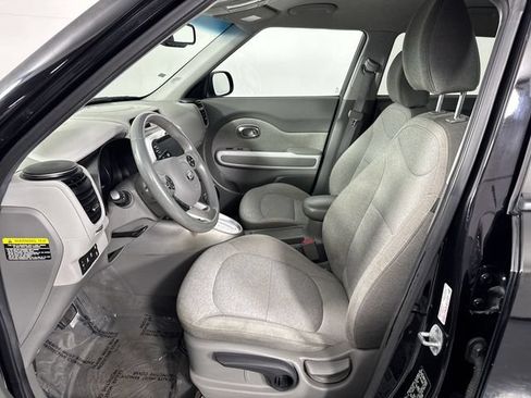 Used 2017 Kia Soul EV FWD image 4