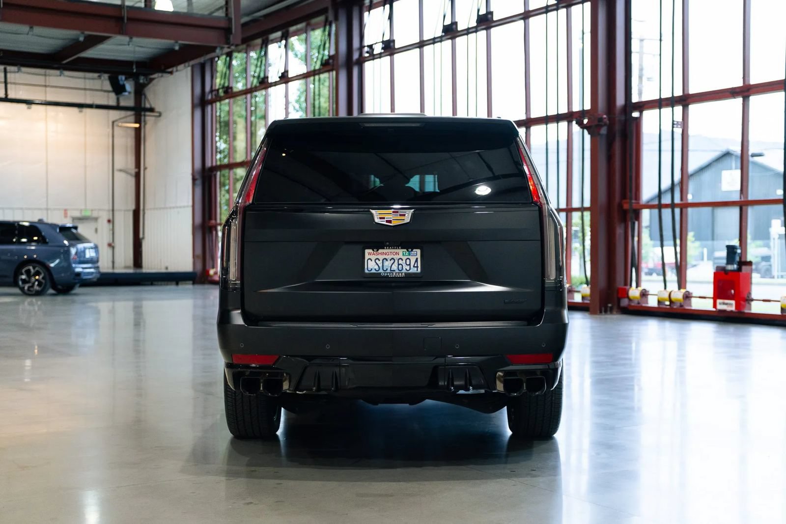 Used 2024 Cadillac Escalade ESV V AWD/4WD image 17