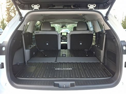 New 2026 Toyota Highlander XLE image 19