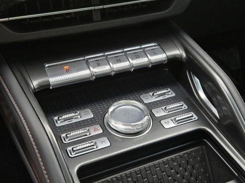 Used 2024 Lincoln Nautilus Reserve w/ Equipment Group 202A image 17