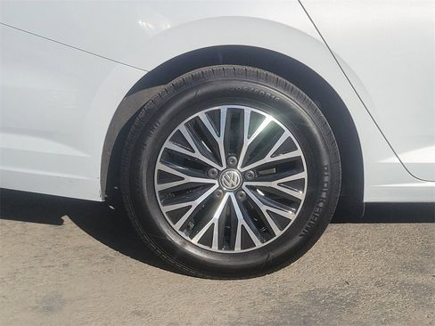 Used 2019 Volkswagen Jetta SE image 5