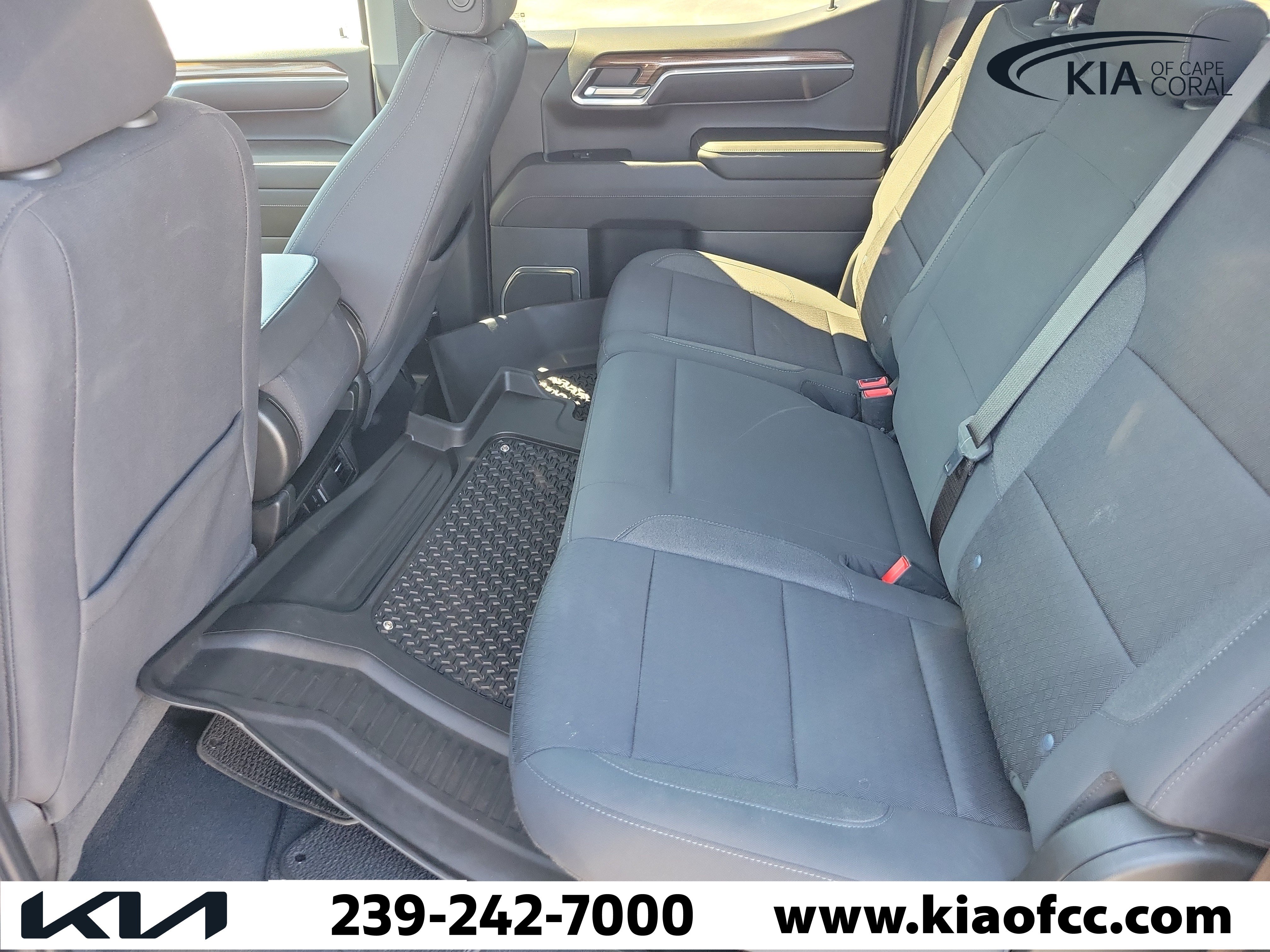 Used 2023 Chevrolet Silverado 1500 LT w/ Safety Package AWD/4WD image 11