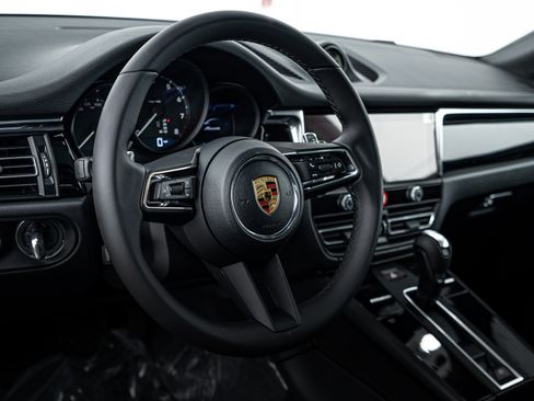 New 2026 Porsche Macan image 13