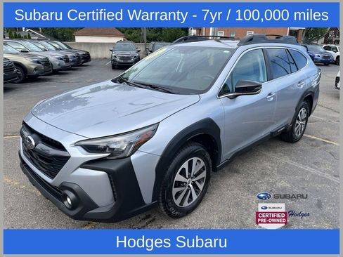 Used 2025 Subaru Outback Premium AWD/4WD image 1