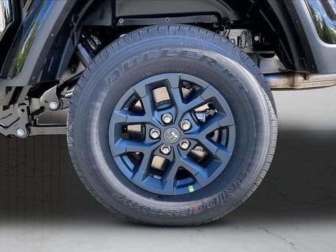 New 2026 Jeep Gladiator Sport image 33