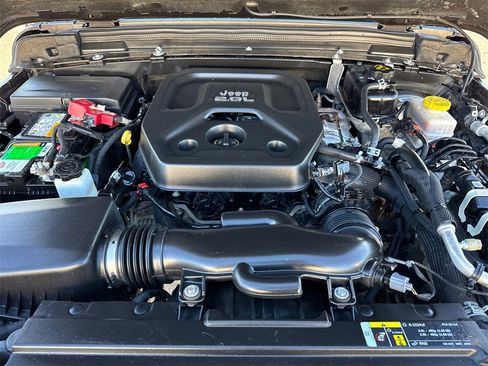 Used 2020 Jeep Wrangler Unlimited Sahara w/ Dual Top Group image 10