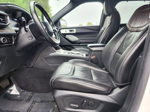 Certified 2023 Ford Explorer Platinum w/ Technology Package AWD/4WD image 20