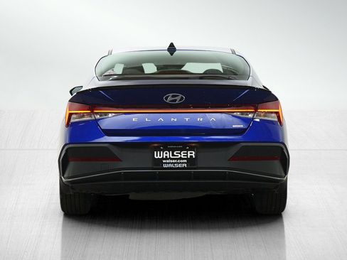Used 2025 Hyundai Elantra SEL FWD image 5