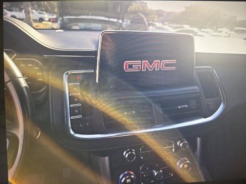 Used 2021 GMC Yukon SLT image 9