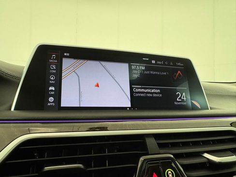 Used 2022 BMW 750i xDrive w/ Executive Package image 26