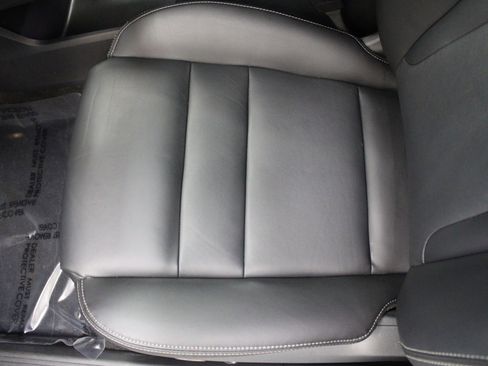 Used 2024 Nissan Rogue SL AWD/4WD image 15