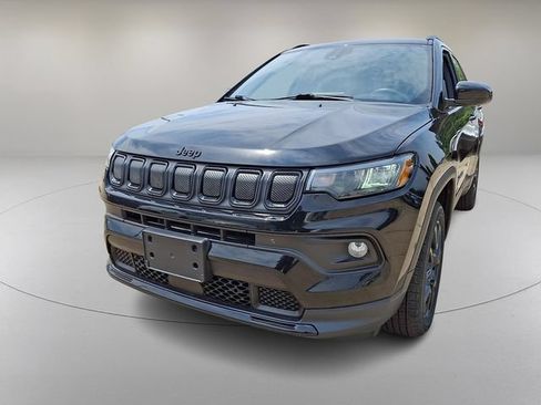 Used 2022 Jeep Compass Latitude w/ Convenience Group AWD/4WD image 4