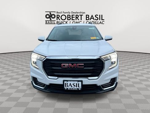 Used 2024 GMC Terrain SLE w/ Driver Convenience Package AWD/4WD image 3