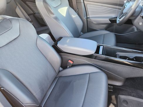 Certified 2023 Volkswagen ID.4 Pro S image 24