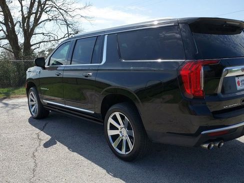 Used 2022 GMC Yukon XL Denali w/ Denali Premium Package image 5