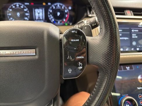 Used 2018 Land Rover Range Rover Velar S AWD/4WD image 24