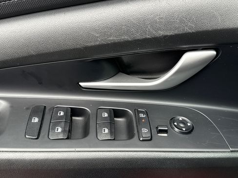 Used 2024 Hyundai Elantra SEL FWD image 21