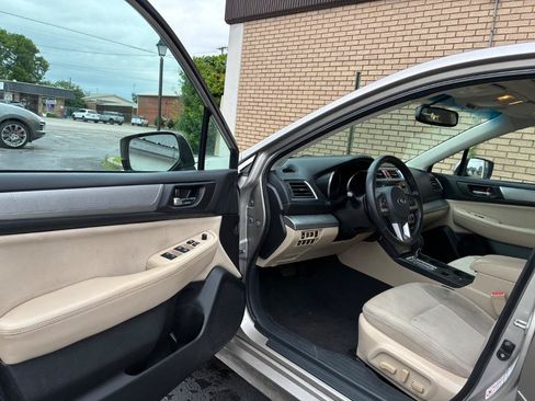 Used 2017 Subaru Legacy 2.5i Premium w/ Moonroof Package AWD/4WD image 20