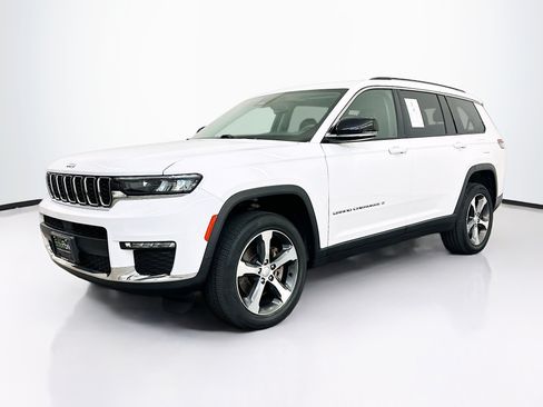 Used 2023 Jeep Grand Cherokee L Limited AWD/4WD image 3