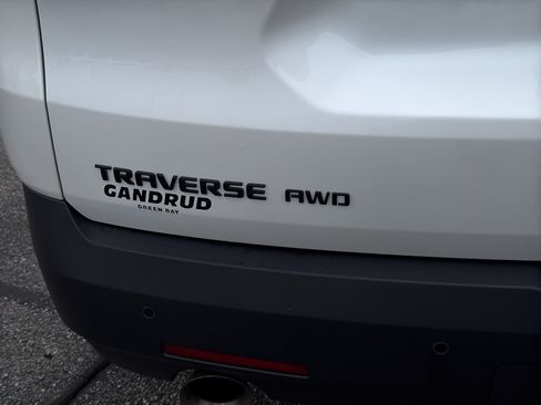 Used 2022 Chevrolet Traverse RS AWD/4WD image 8