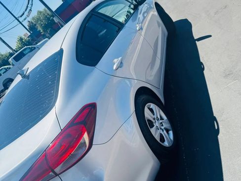 Used 2017 Kia Forte LX FWD image 10