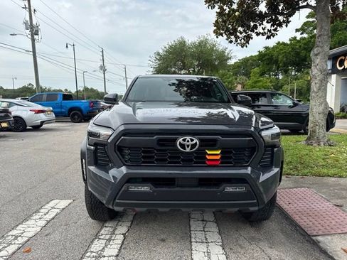 Used 2024 Toyota Tacoma TRD Off-Road w/ TRD Off Road Upgrade Package AWD/4WD image 3