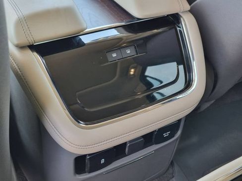 Used 2024 Lincoln Navigator Reserve AWD/4WD image 19