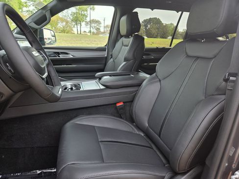 New 2026 Jeep Grand Wagoneer L Limited AWD/4WD image 13