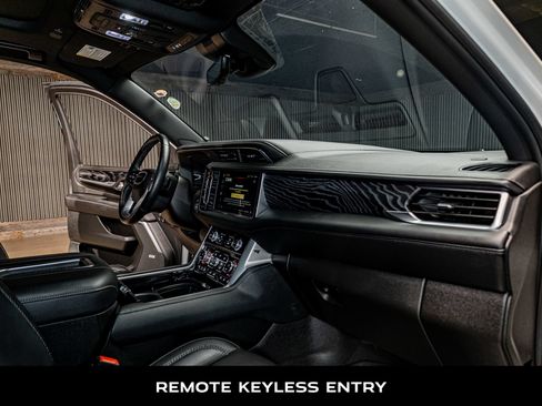 Used 2024 GMC Yukon Denali w/ Denali Reserve Package AWD/4WD image 15
