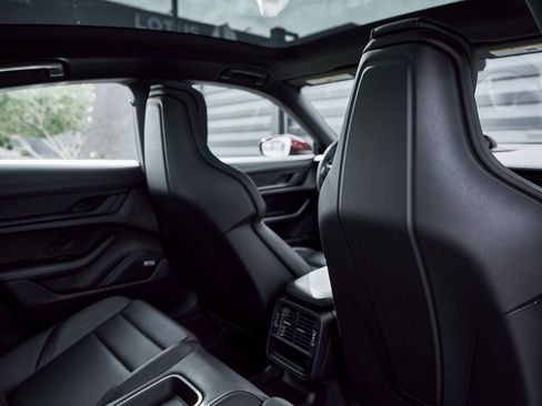 Used 2021 Porsche Taycan 4S image 39