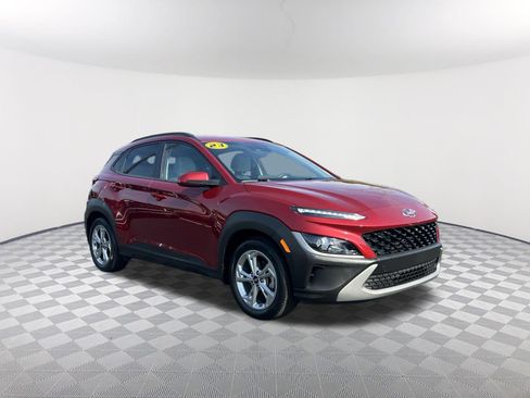 Used 2023 Hyundai Kona SEL w/ Convenience Package FWD image 3