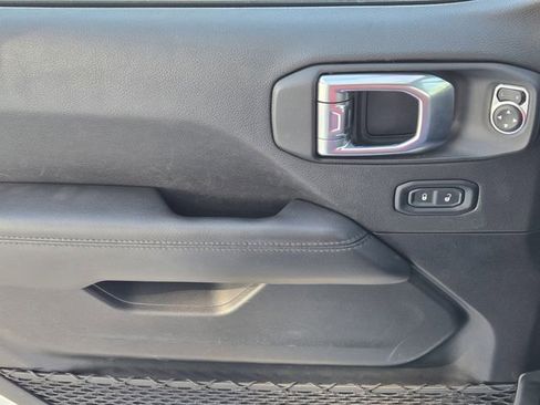 Used 2023 Jeep Wrangler Altitude image 25