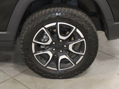 Used 2024 Jeep Compass Trailhawk image 17